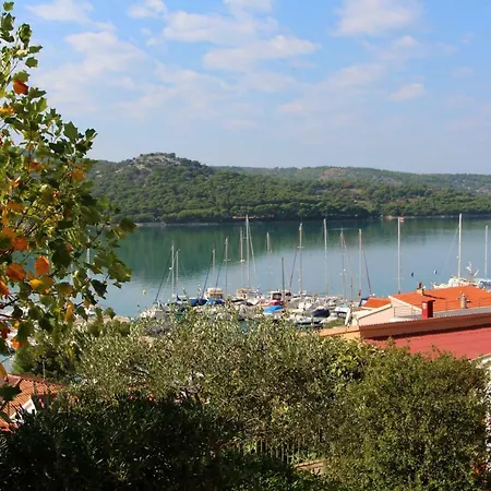 Apartments Maria Tisno Exterior photo
