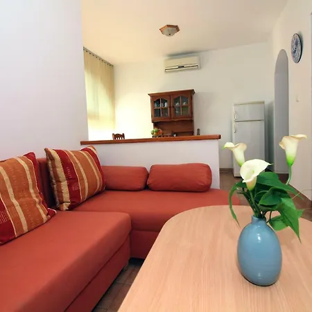 Apartments Maria Tisno Exterior photo