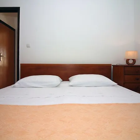Apartments Maria Tisno Exterior photo